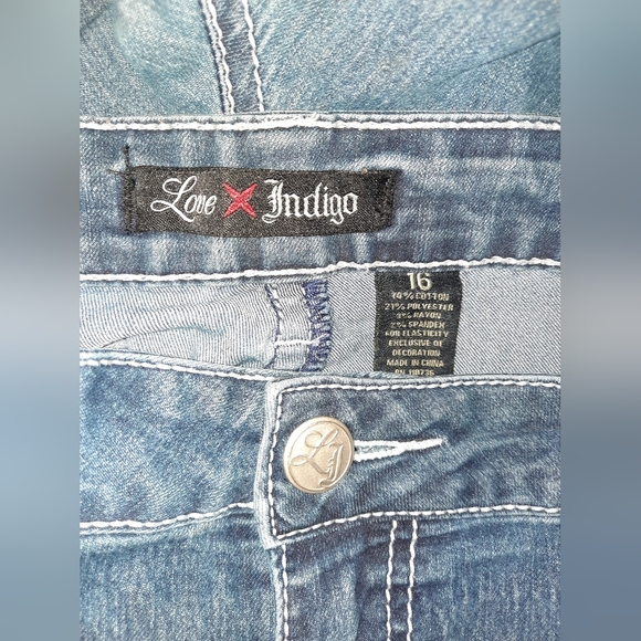 Women's Love Indigo Jeans size 16 good used condition, one flaw pictured - Picture 3 of 12